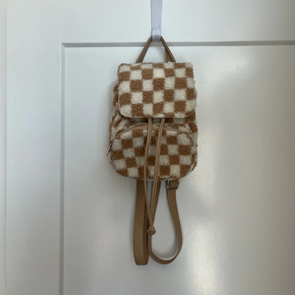 Checkered backpack - Picture 2 of 4